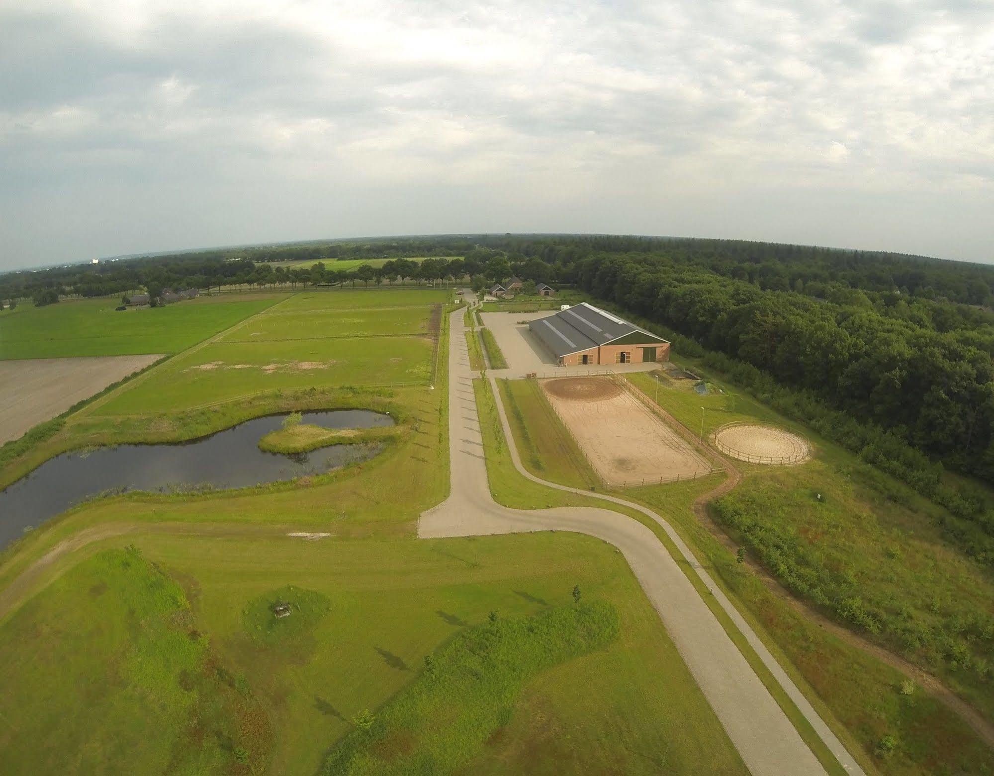 Horsetellerie Rheezerveen Hardenberg Bagian luar foto